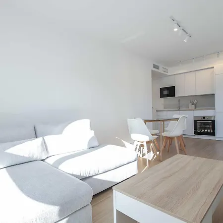 Luxury 1 Min To The Downtown